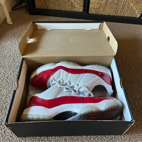 Nike Air Jordan 11 Retro Low Cherry 2016 Size 13 Men’s White Red 528895-102 OG main image 7